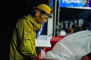 BIB: 
                            <button type="button" onclick="openModal(22299459)" class="btn btn-primary btn-sm float-right btn-popup" data-toggle="modal" data-target=".modal-high-quality">
                        <i class="fas fa-shopping-cart"></i> Add to Cart
                    </button>
                                            <button type="button" onclick="isThisMe(22299459, true)" class="btn btn-success btn-sm float-right btn-popup btn-isme hidden" data-toggle="tooltip" data-placement="bottom" title="นี่คือรูปของคุณใช่ไหม คลิกที่นี่เพื่อเอาเข้าอัลบั้ม">
                        <i class="fas fa-plus"></i> Add to album
                    </button>
                    <button type="button" onclick="isThisMe(22299459, false)" class="btn btn-warning btn-sm float-right btn-popup btn-isnotme hidden">
                        <i class="fas fa-ban"></i> Remove from album
                    </button>